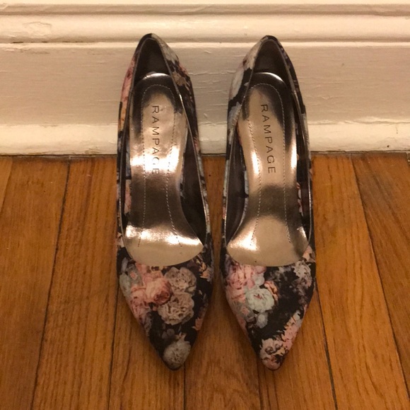 Rampage Shoes - Beautiful floral heels! 🌸